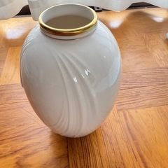 ニナリッチ花瓶の画像