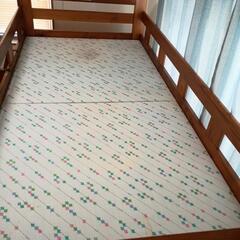 子供用ベットとタンスのセットの画像