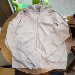 UNIQLO　サイズｓ　日除けパーカー🙆✨💮