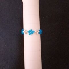 ハンドメイド　ビーズ指輪　みずいろの画像