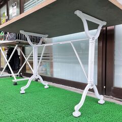 アンティーク風 カフェテーブルの画像