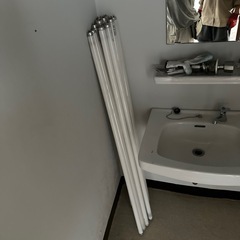 蛍光灯　蛍光管の画像
