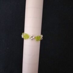 ハンドメイド　ビーズ指輪　きみどりの画像