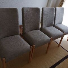 ニトリ　ダイニングテーブル、椅子４脚セット　（条件変更）の画像