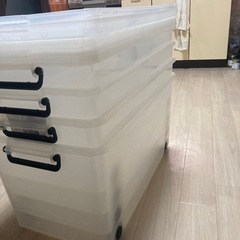 収納ケース四つの画像
