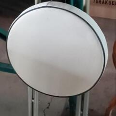 折りたたみ椅子 白(中古)J46の画像