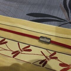芝草にとんぼ柄浴衣の画像