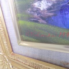 豪華な額の山脈＆河川風景の油絵　額のサイズ  巾５５５ｍｍ 高さ６３０ｍｍ 奥行７０ｍｍ  裏側に記載がありますの画像