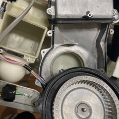 値引き不可　美品　シャープ　ES-S7D-WL 左開き　ドラム式洗濯乾燥機　横幅60✖️奥行き60cm コンパクトサイズ の画像