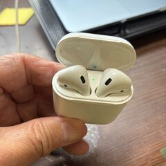 【Apple純正品】AirPods 第1世代　ワイヤレスイヤホンの画像