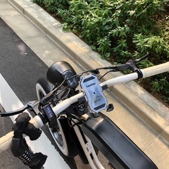美品　動作品　電動アシスト自転車　カスタム　ホワイト　試乗可能の画像