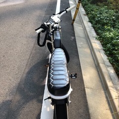 美品　動作品　電動アシスト自転車　カスタム　ホワイト　試乗可能の画像