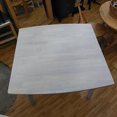 ニトリ　ダイニングテーブル&チェア2脚セット　の画像
