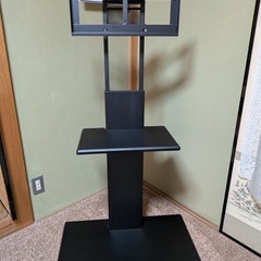 【使用極少　使用は組み立てのみ】ニトリ「壁寄せTVテレビ
スタンド トエルH  ハイタイプ BK」の画像
