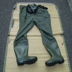 メーカー不明　軽作業用　ウェーダー胴付長靴　足サイズ25cmの画像