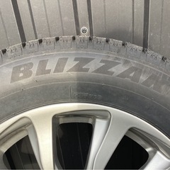 195/65R16 21年製ブリヂストンスタッドレスタイヤの画像