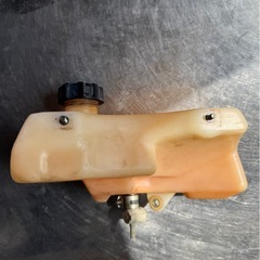 クボタ　TMA25 管理機　燃料タンク　燃料キャップ　燃料コック　フューエルタンク　タンク　部品　パーツの画像