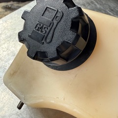 クボタ　TMA25 管理機　燃料タンク　燃料キャップ　燃料コック　フューエルタンク　タンク　部品　パーツの画像