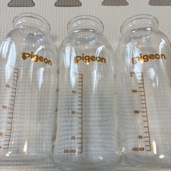 ピジョン　哺乳瓶200ml　3本セット＋乳首(新品)2個セットの画像