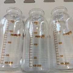 ピジョン　哺乳瓶200ml　3本セット＋乳首(新品)2個セットの画像