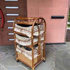 籐家具 ラタン 収納ラックの画像