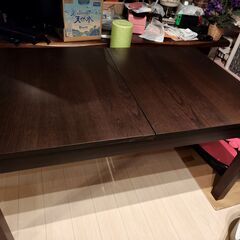 IKEA 伸長式ダイニングテーブル 140〜220の画像