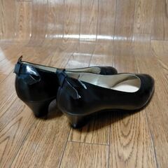 パンプス／REINE／黒色／訳あり／日本製／リボンの画像