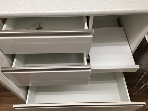 ジモティー割あり】【ジャングルジャングル守口店】食器棚 ホワイト