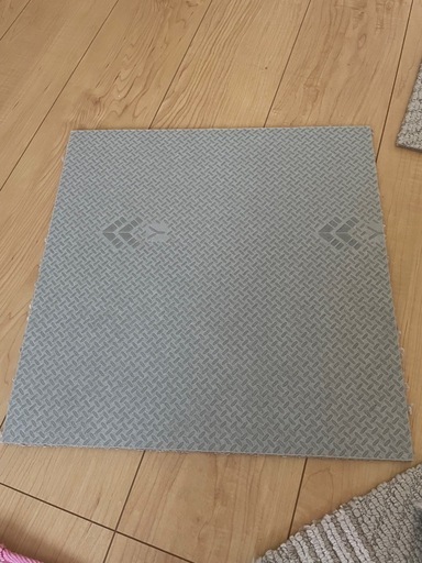 （中古）ニトリタイルカーペット79枚+α 50cm×50cm 中古）ニトリタイルカーペット79枚+α 50cm×50cm - メルカリ