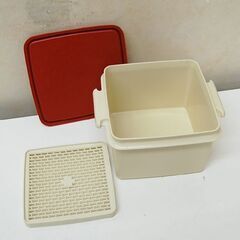 TUPPER WARE スモールデュエットロングサイズ レッド×ベージュ 幅19×奥16.5×高11cm 保存容器 タッパーウェア 札幌市 清田区 平岡の画像