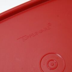 TUPPER WARE スモールデュエットロングサイズ レッド×ベージュ 幅19×奥16.5×高11cm 保存容器 タッパーウェア 札幌市 清田区 平岡の画像