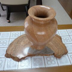 差し上げます　壺(花瓶)　鍾乳石製の画像