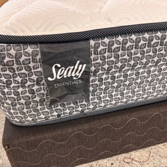 🛏️ Sealy ベッドセット  セミダブルサイズ｜マットレス＋フレーム＋ヘッドボード＋脚付き 🚚【配達対応可】の画像