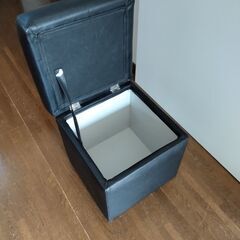 スツール(収納できます)の画像