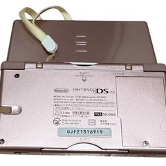 NintendoDSLite メタリックローズ ソフト付きの画像
