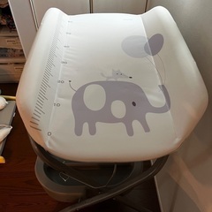 【美品】オムツ替え台の画像