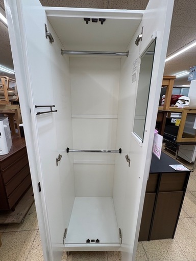 《リユースマン倉敷》クローゼット ツヤホワイト 衣類収納