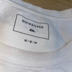 未使用3000円▶︎500円 QUIKSILVER クイックシルバー Tシャツ フロントプリント M 白の画像