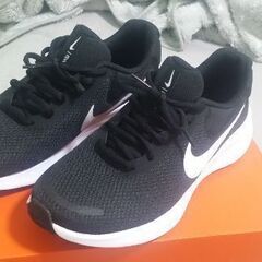 美品NIKE'[レボリューション7.]25.5㎝の画像