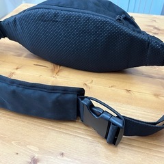 新品ヒップシート／抱っこバッグ／ショルダーバッグ／サコッシュ／斜めがけバッグの画像