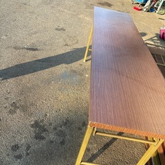 折りたたみテーブルの画像