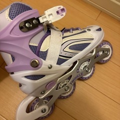 インラインスケート トゥインクル パープルL（21～23cm） トイザらス限定の画像