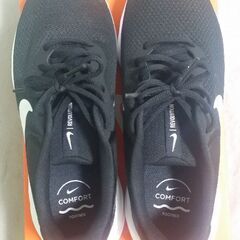 美品NIKE'[レボリューション7.]25.5㎝の画像