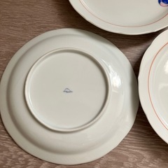 【差し上げます】お皿３枚の画像