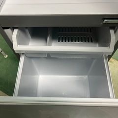 ジャングルジャングル貝塚店 126L冷蔵庫 AQUA AQR-13M 2022年製  2ドア冷蔵庫 シルバー 貝塚市 中古 リサイクルショップ  リユース 洗浄済みの画像