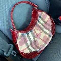 希少美品バーバリーエナメルハンドバックの画像