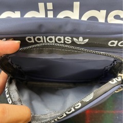 adidas  ネイビーカラー　ウエストバックの画像