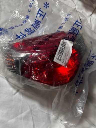 廃盤希少v125g 台湾純正テール(紅白テール)