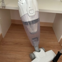 スティック掃除機　ニトリの画像