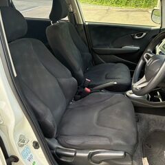 5人乗り！コンパクトカー！フィット！車検2年付♪支払方法相談可☆★の画像